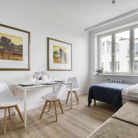 23 Unit Miniapartments Warszawa Lotnisko Okecie Fajne Ministudio Przy Bitwy Warszawskiej 外观 照片